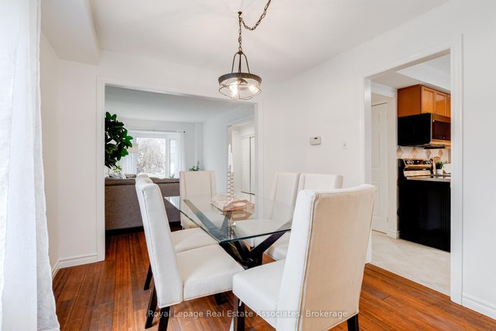 Photo 5 at 3114 Dalehurst Drive, Meadowvale, Mississauga