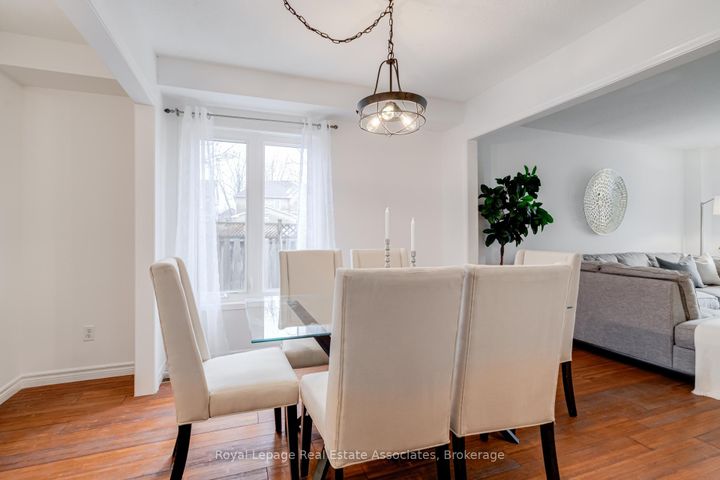 Photo 6 at 3114 Dalehurst Drive, Meadowvale, Mississauga