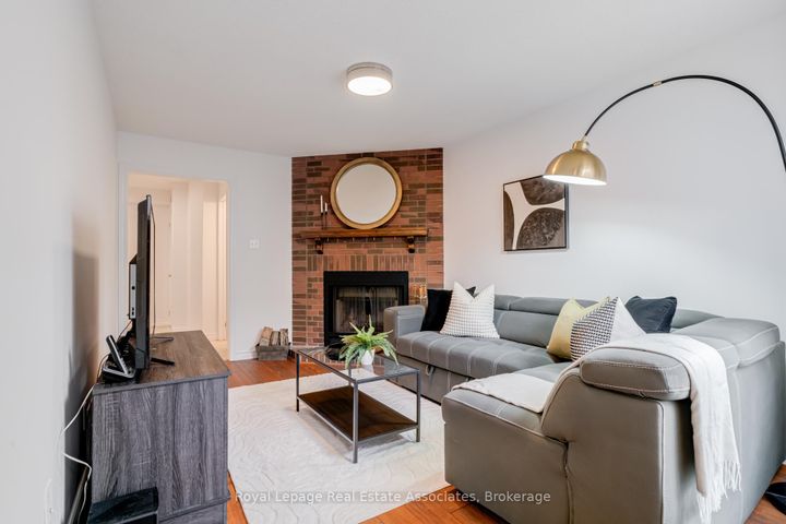 Photo 12 at 3114 Dalehurst Drive, Meadowvale, Mississauga