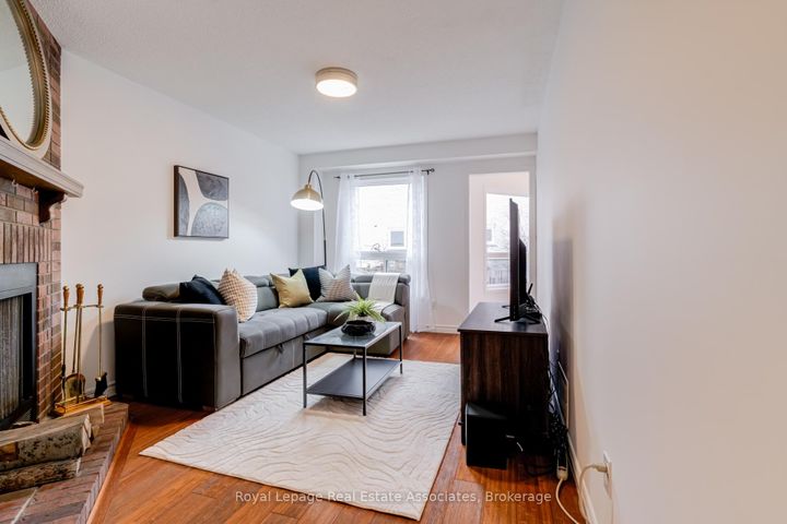 Photo 13 at 3114 Dalehurst Drive, Meadowvale, Mississauga