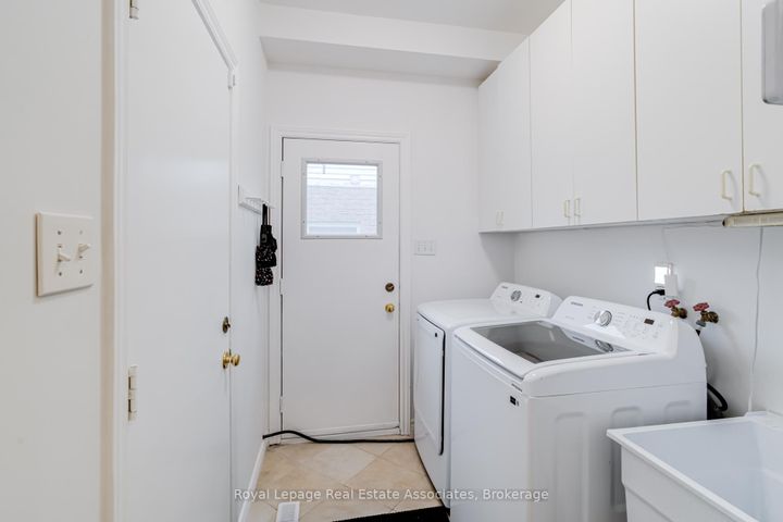 Photo 16 at 3114 Dalehurst Drive, Meadowvale, Mississauga