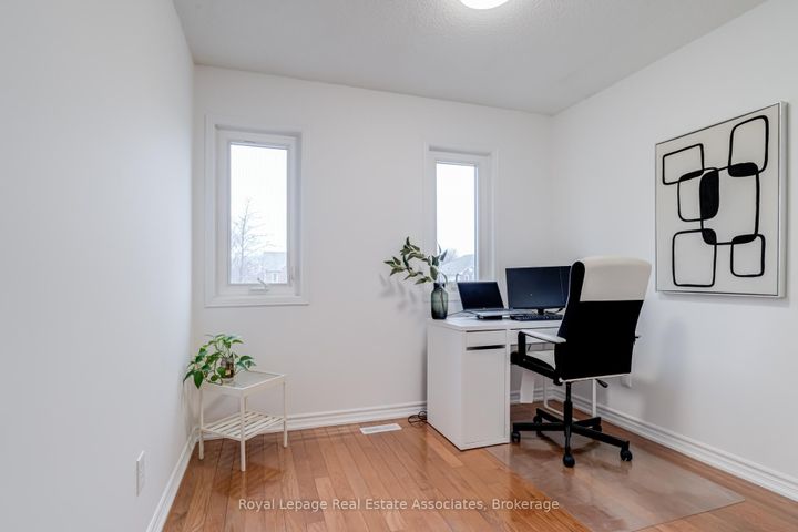 Photo 27 at 3114 Dalehurst Drive, Meadowvale, Mississauga