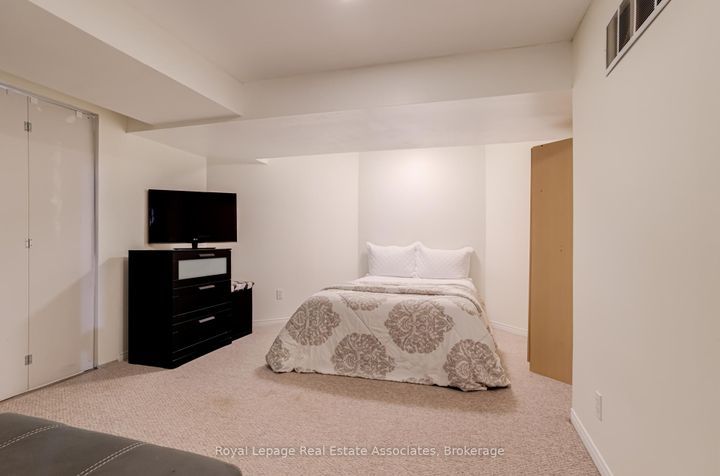 Photo 32 at 3114 Dalehurst Drive, Meadowvale, Mississauga