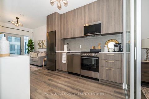 Photo 4 at 815 - 7439 Kingston Road, Rouge E11, Toronto