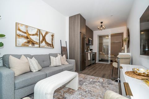 Photo 5 at 815 - 7439 Kingston Road, Rouge E11, Toronto