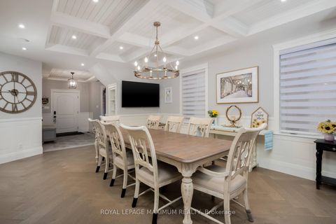 Photo 5 at 11 Masi Court, Sonoma Heights, Vaughan