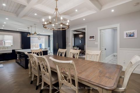 Photo 7 at 11 Masi Court, Sonoma Heights, Vaughan