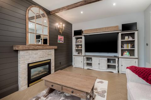 Photo 9 at 11 Masi Court, Sonoma Heights, Vaughan