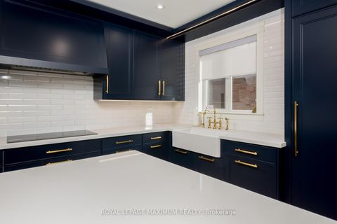 Photo 13 at 11 Masi Court, Sonoma Heights, Vaughan