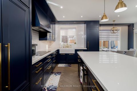 Photo 15 at 11 Masi Court, Sonoma Heights, Vaughan