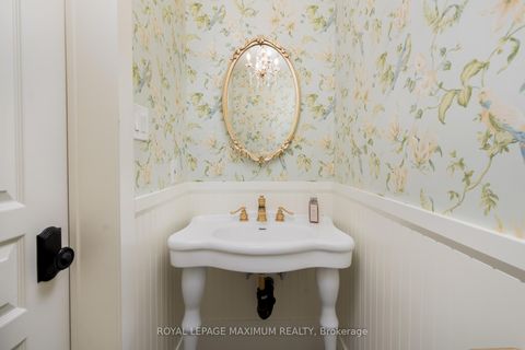 Photo 17 at 11 Masi Court, Sonoma Heights, Vaughan