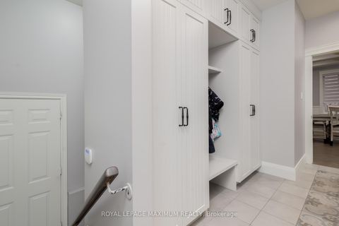 Photo 19 at 11 Masi Court, Sonoma Heights, Vaughan