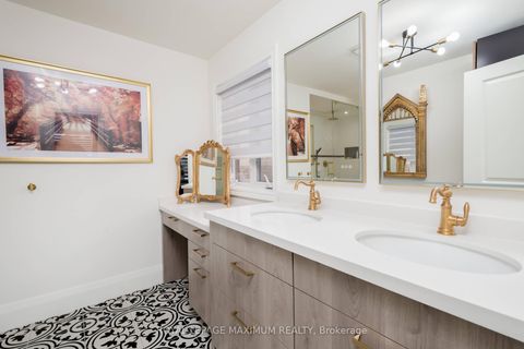 Photo 22 at 11 Masi Court, Sonoma Heights, Vaughan