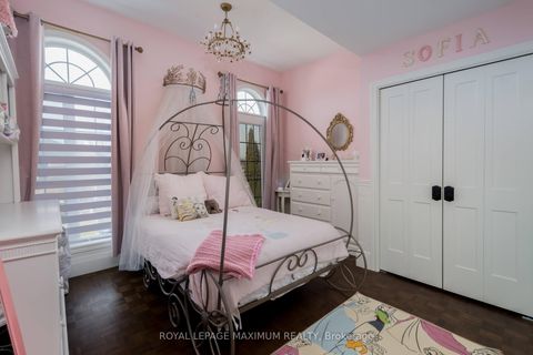 Photo 24 at 11 Masi Court, Sonoma Heights, Vaughan