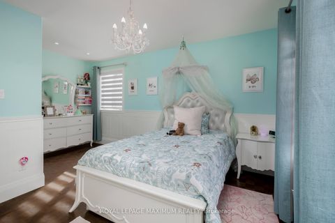 Photo 26 at 11 Masi Court, Sonoma Heights, Vaughan