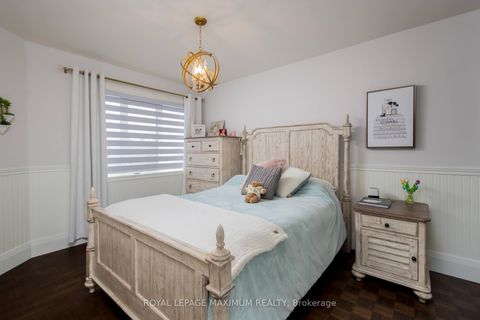 Photo 27 at 11 Masi Court, Sonoma Heights, Vaughan