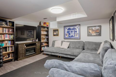 Photo 33 at 11 Masi Court, Sonoma Heights, Vaughan