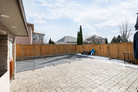 Photo 40 at 11 Masi Court, Sonoma Heights, Vaughan