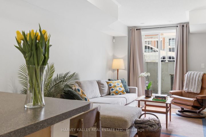 Photo 9 at 18 - 20 Turntable Crescent, Junction, Toronto