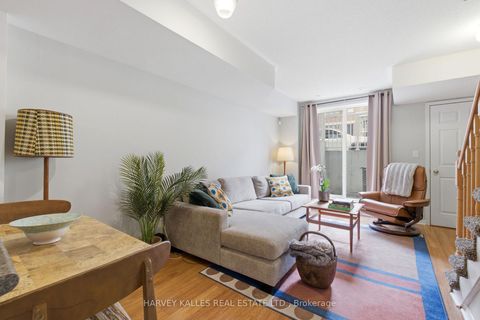 Photo 10 at 18 - 20 Turntable Crescent, Junction, Toronto