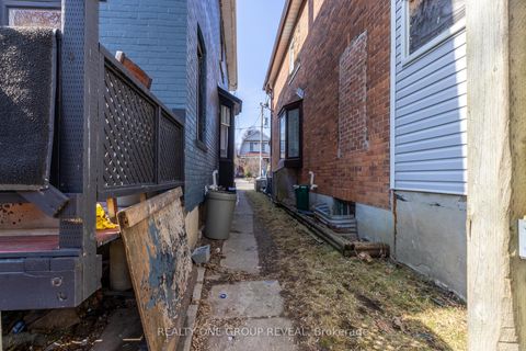 Photo 3 at 277 Jarvis Street, O'Neill, Oshawa