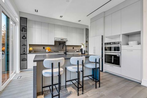 Photo 11 at 19 Topham Road, Parkview, Toronto