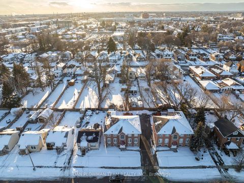 Photo 2 at 180 Nassau Street, Vanier, Oshawa