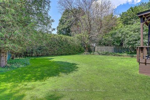 Photo 7 at 38 Fenwood Heights, Cliffcrest, Toronto