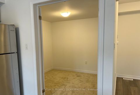 Photo 8 at 7 Silo Mews, Rural Barrie Southeast, Barrie