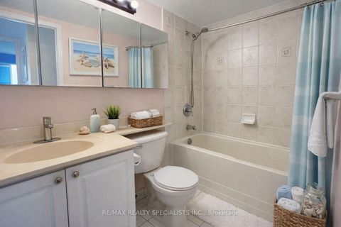 Photo 4 at 810 - 4879 Kimbermount Avenue, Central Erin Mills, Mississauga