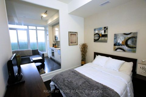 Photo 0 at 210 - 330 Richmond Street W, Waterfront Communities C1, Toronto