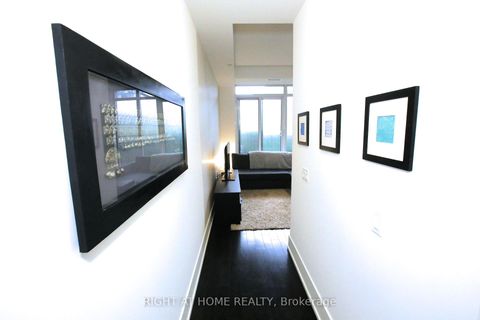 Photo 8 at 210 - 330 Richmond Street W, Waterfront Communities C1, Toronto