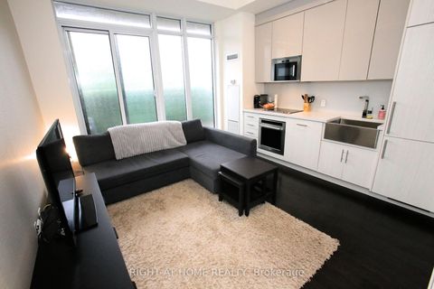 Photo 10 at 210 - 330 Richmond Street W, Waterfront Communities C1, Toronto