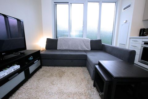 Photo 13 at 210 - 330 Richmond Street W, Waterfront Communities C1, Toronto