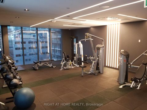 Photo 31 at 210 - 330 Richmond Street W, Waterfront Communities C1, Toronto