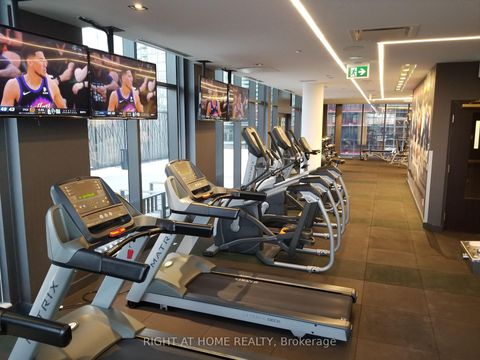 Photo 32 at 210 - 330 Richmond Street W, Waterfront Communities C1, Toronto