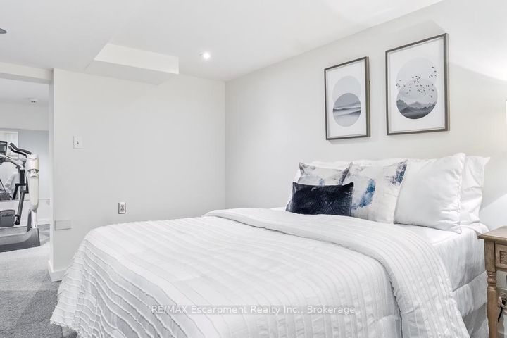 Photo 31 at 24 Birkbank Drive, FD Ford, Oakville