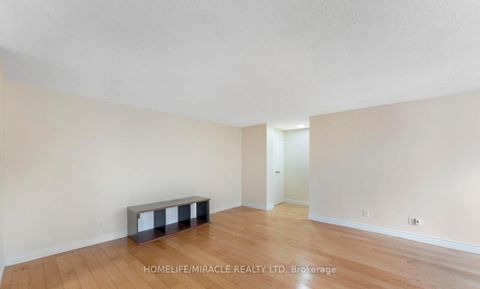 Photo 4 at 202 - 3700 Kaneff Crescent, Mississauga Valleys, Mississauga