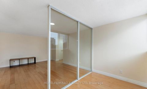 Photo 6 at 202 - 3700 Kaneff Crescent, Mississauga Valleys, Mississauga