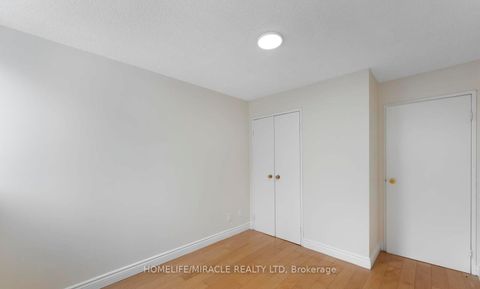Photo 9 at 202 - 3700 Kaneff Crescent, Mississauga Valleys, Mississauga