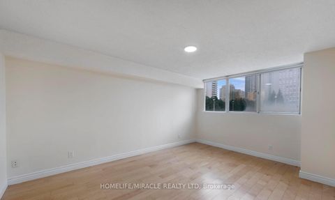 Photo 12 at 202 - 3700 Kaneff Crescent, Mississauga Valleys, Mississauga