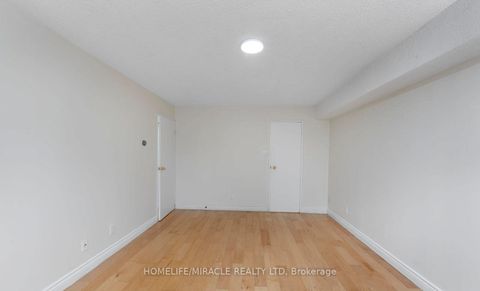 Photo 13 at 202 - 3700 Kaneff Crescent, Mississauga Valleys, Mississauga