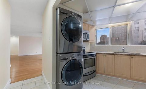 Photo 18 at 202 - 3700 Kaneff Crescent, Mississauga Valleys, Mississauga