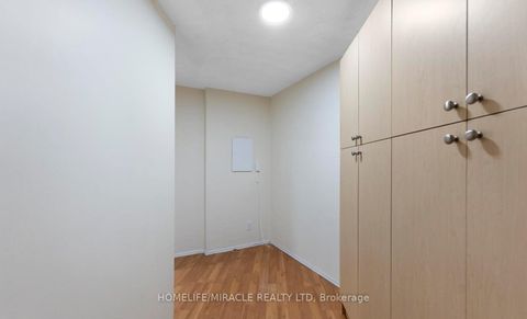 Photo 21 at 202 - 3700 Kaneff Crescent, Mississauga Valleys, Mississauga