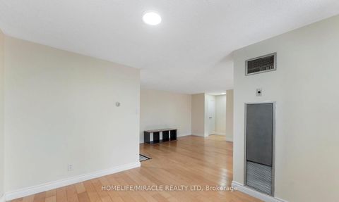 Photo 22 at 202 - 3700 Kaneff Crescent, Mississauga Valleys, Mississauga