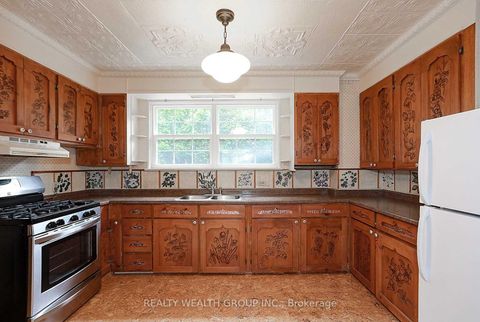 Photo 2 at 460 Main Street, Schomberg, King