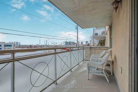 Photo 14 at 216 - 2500 Rutherford Road, Maple, Vaughan