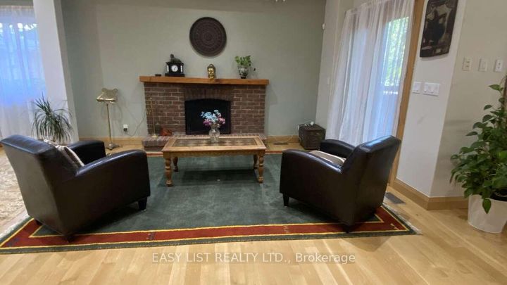 Photo 13 at 98 Burbank Drive, Bayview Village, Toronto