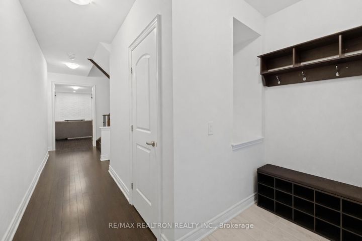 Photo 4 at 10 Neilly Terrace, Bradford, Bradford West Gwillimbury