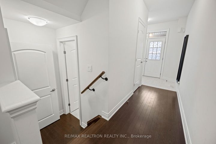 Photo 22 at 10 Neilly Terrace, Bradford, Bradford West Gwillimbury